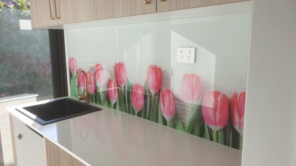 Tulip backsplash